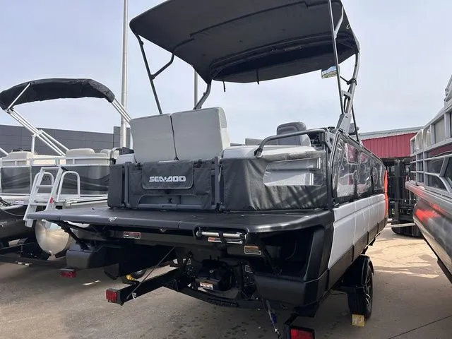Slide: The Image of Sea-Doo Switch Sport 21 2024 - 7