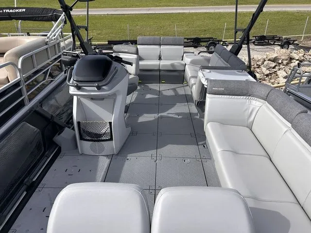 Slide: The Image of Sea-Doo Switch Sport 21 2024 - 8