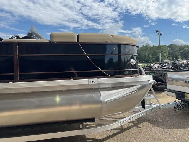 Slide: The Image of Veranda VR22RC 2025 - 5