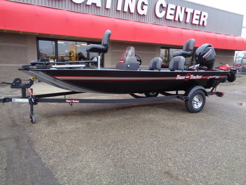 Slide: The Image of Tracker Bass Tracker Classic XL 2024 - 50