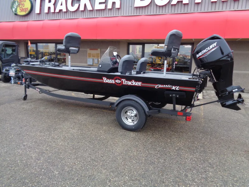 Slide: The Image of Tracker Bass Tracker Classic XL 2024 - 51