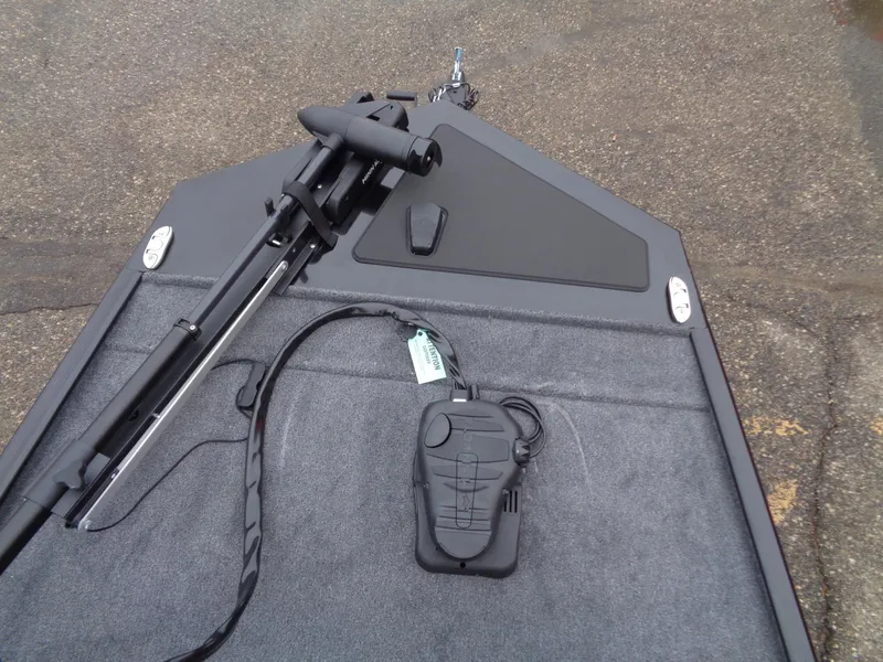 Slide: The Image of Tracker Bass Tracker Classic XL 2024 - 54