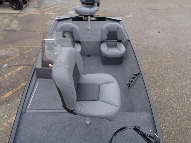 Slide: The Image of Tracker Bass Tracker Classic XL 2024 - 55