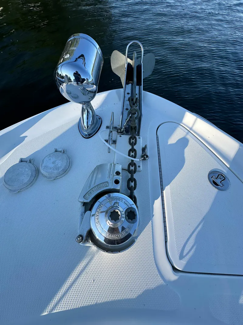Slide: The Image of 2003 Sea Ray 290 Amberjack boat anchor system and deck details. - 11