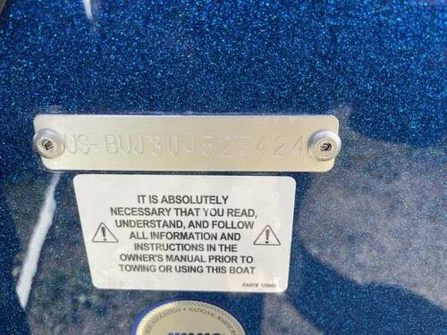 Slide: The Image of 2024 Nitro ZV19 Sport boat identification plate and safety instructions - 5