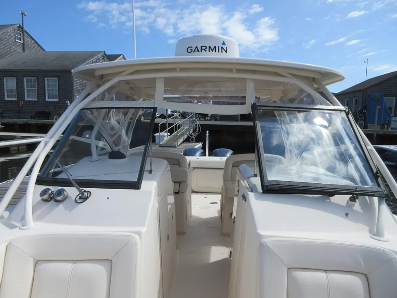 Slide: The Image of 2016 Grady-White Freedom 307 boat with Garmin navigation system. - 11