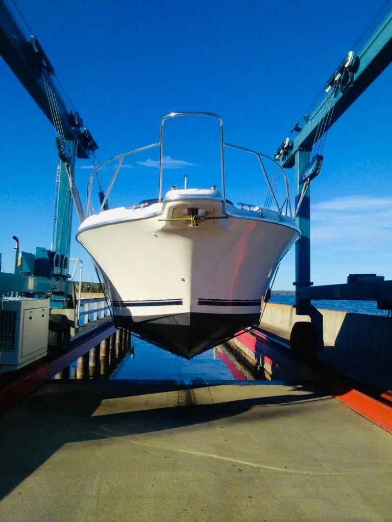 Slide: The Image of Bayliner 3255 Avanti 1998 - 4