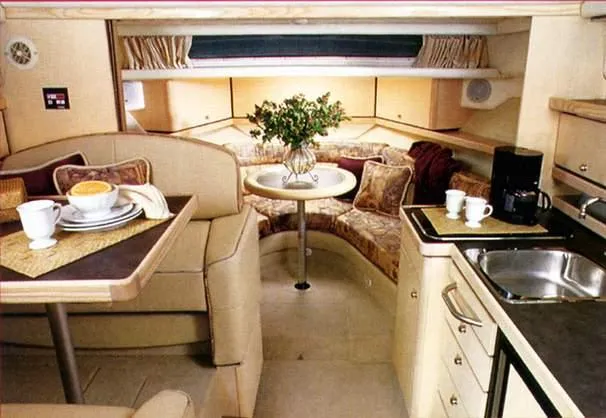 Slide: The Image of Bayliner 3255 Avanti 1998 - 9