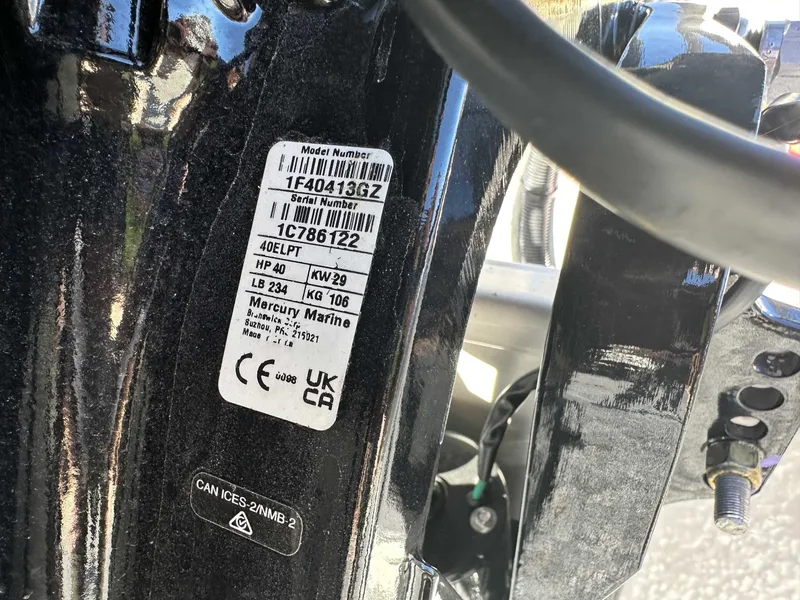 Slide: The Image of Boston Whaler 130 Super Sport 2025 - 19