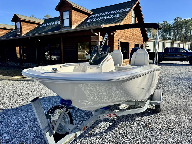 Slide: The Image of Boston Whaler 130 Super Sport 2025 - 3
