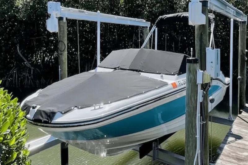 Slide: The Image of Sea Ray SPX 190 Outboard 2022 - 23