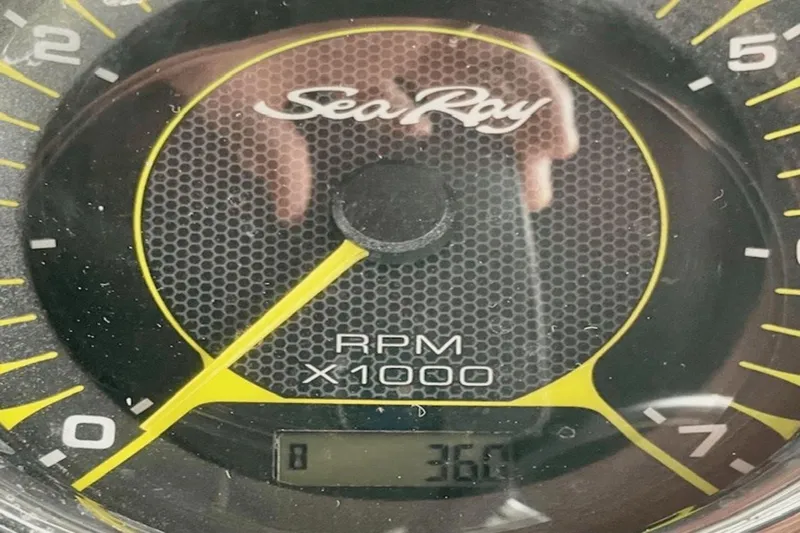 Slide: The Image of Sea Ray SPX 190 Outboard 2022 - 3