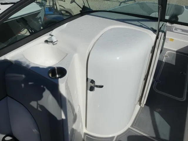 Slide: The Image of NauticStar 223 DC 2022 - 13