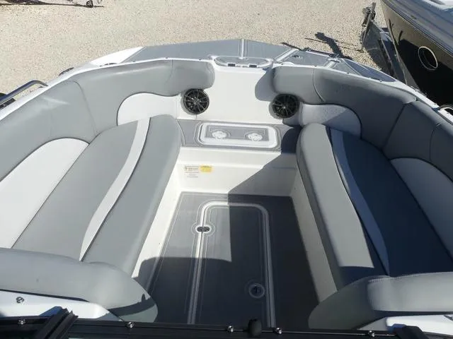 Slide: The Image of NauticStar 223 DC 2022 - 16