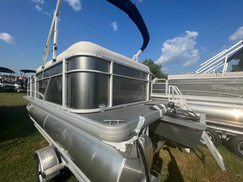 Slide: The Image of Godfrey Sweetwater Xperience 1680 FX 2023 - 6