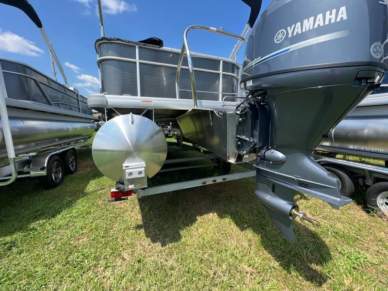 Slide: The Image of Godfrey Sweetwater Xperience 2086 FX 2023 - 11