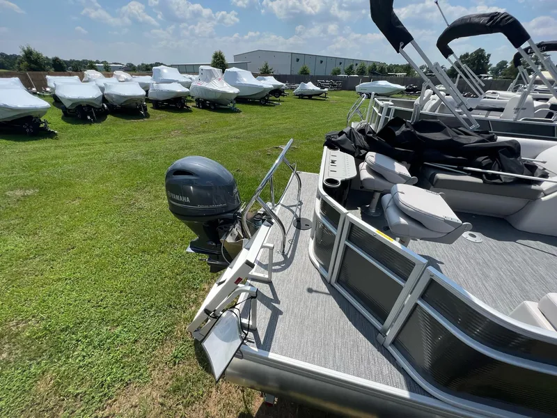 Slide: The Image of Godfrey Sweetwater Xperience 2086 FX 2023 - 4