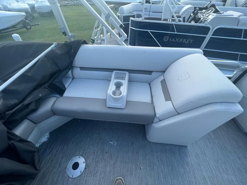 Slide: The Image of Godfrey Sweetwater Xperience 1880 CX 2023 - 14