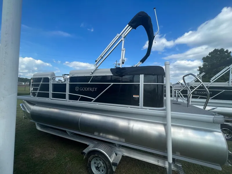 Slide: The Image of Godfrey Sweetwater Xperience 1880 CX 2023 - 7