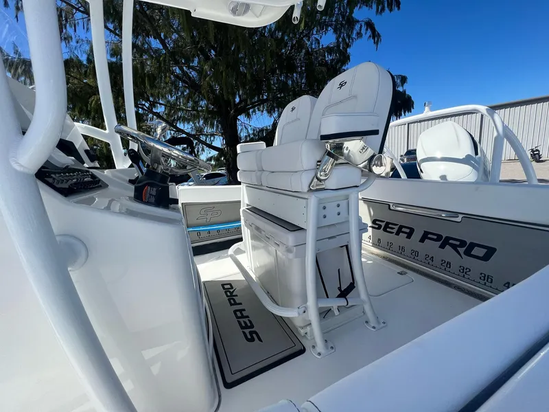 Slide: The Image of Sea Pro 222 Center Console 2024 - 8