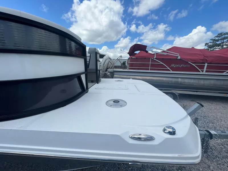 Slide: The Image of Hurricane FunDeck 2260 REF OB 2023 - 20