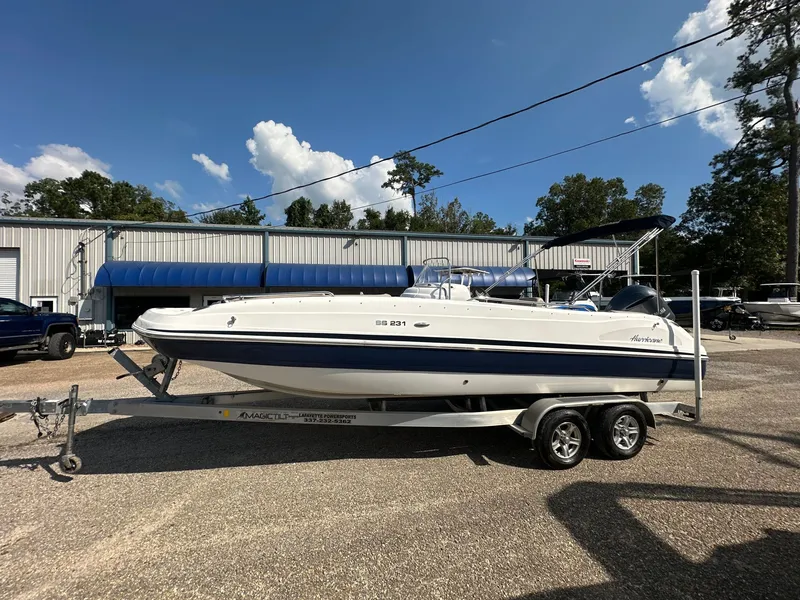 The Image of Hurricane SunDeck Sport 231 OB 2023 - 1