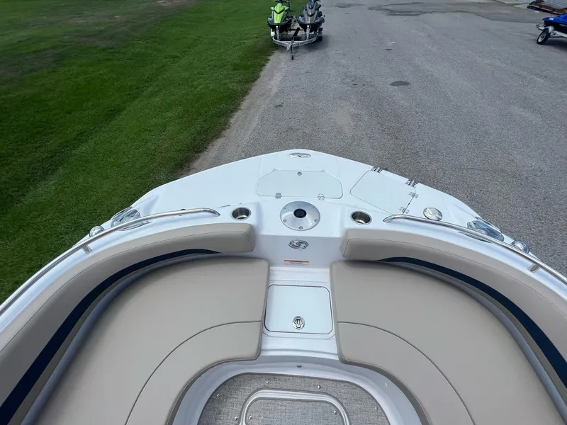 Slide: The Image of Hurricane SunDeck Sport 231 OB 2023 - 21