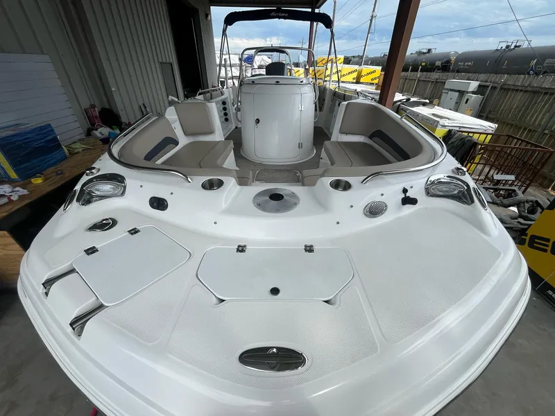 Slide: The Image of Hurricane SunDeck Sport 231 OB 2023 - 43