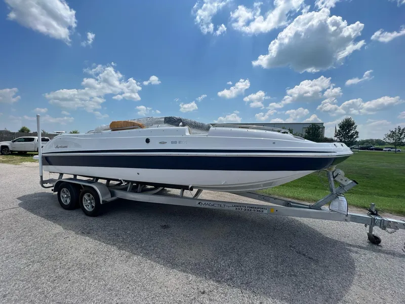 Slide: The Image of Hurricane SunDeck Sport 231 OB 2023 - 6