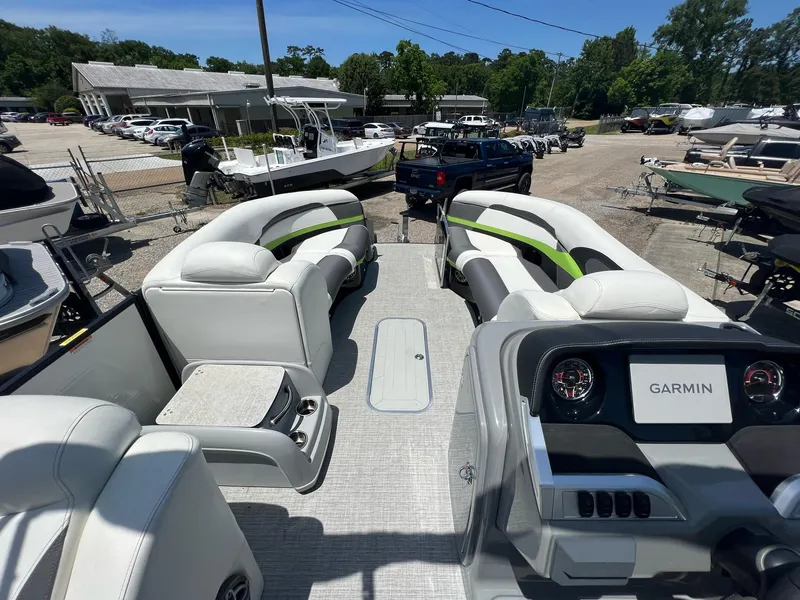 Slide: The Image of Godfrey XP 250 2023 - 12