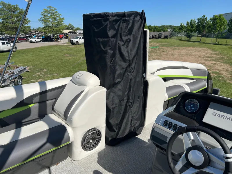 Slide: The Image of Godfrey XP 250 2023 - 15