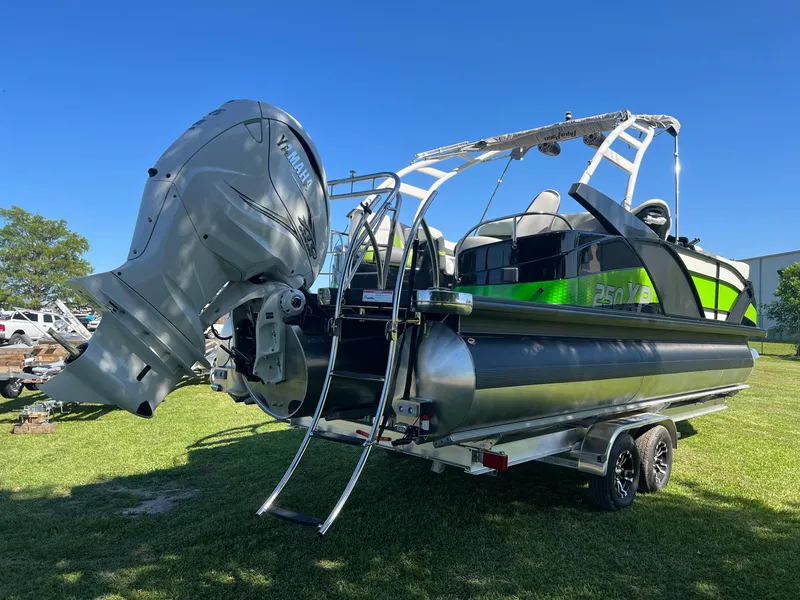 Slide: The Image of Godfrey XP 250 2023 - 16