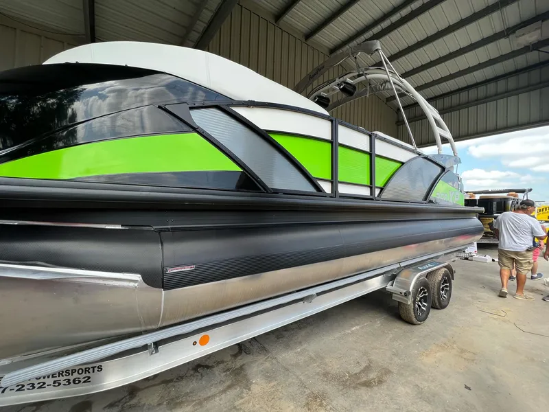 Slide: The Image of Godfrey XP 250 2023 - 17