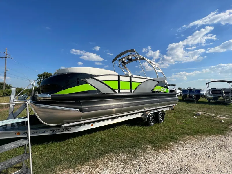 Slide: The Image of Godfrey XP 250 2023 - 19