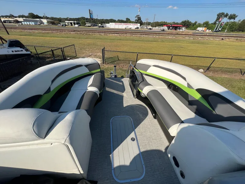 Slide: The Image of Godfrey XP 250 2023 - 23