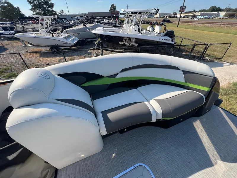 Slide: The Image of Godfrey XP 250 2023 - 25