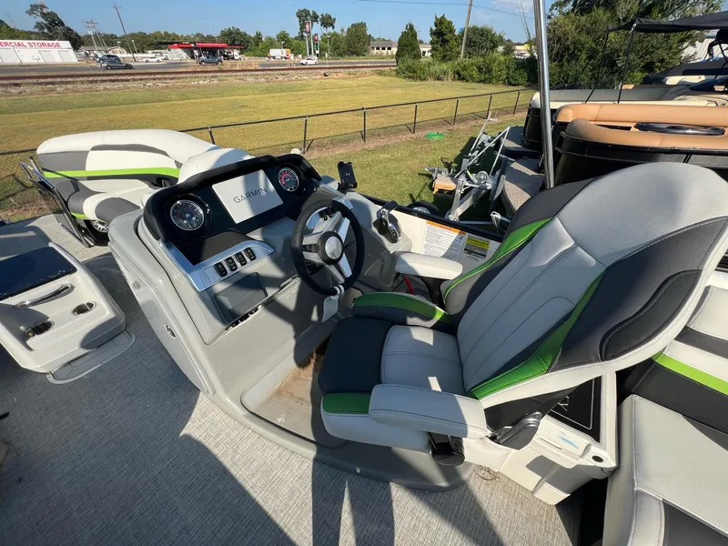 Slide: The Image of Godfrey XP 250 2023 - 28