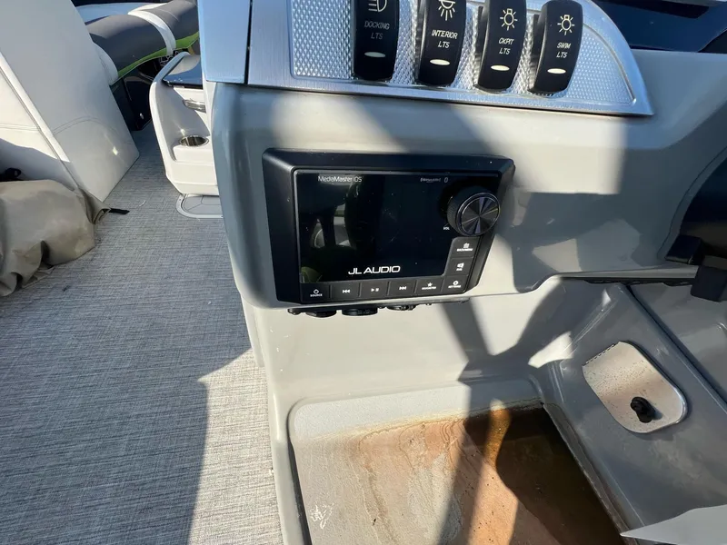 Slide: The Image of Godfrey XP 250 2023 - 31