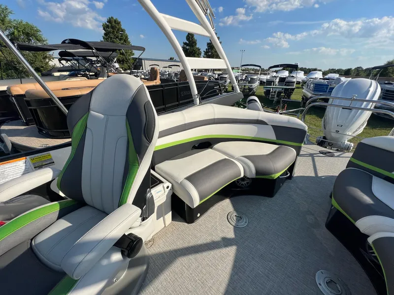 Slide: The Image of Godfrey XP 250 2023 - 35