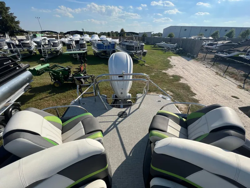 Slide: The Image of Godfrey XP 250 2023 - 37