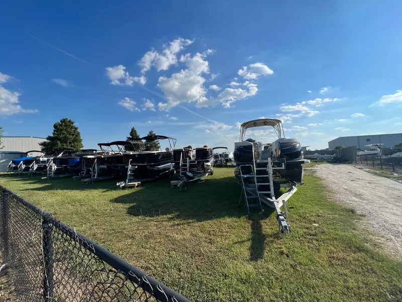 Slide: The Image of Godfrey XP 250 2023 - 47