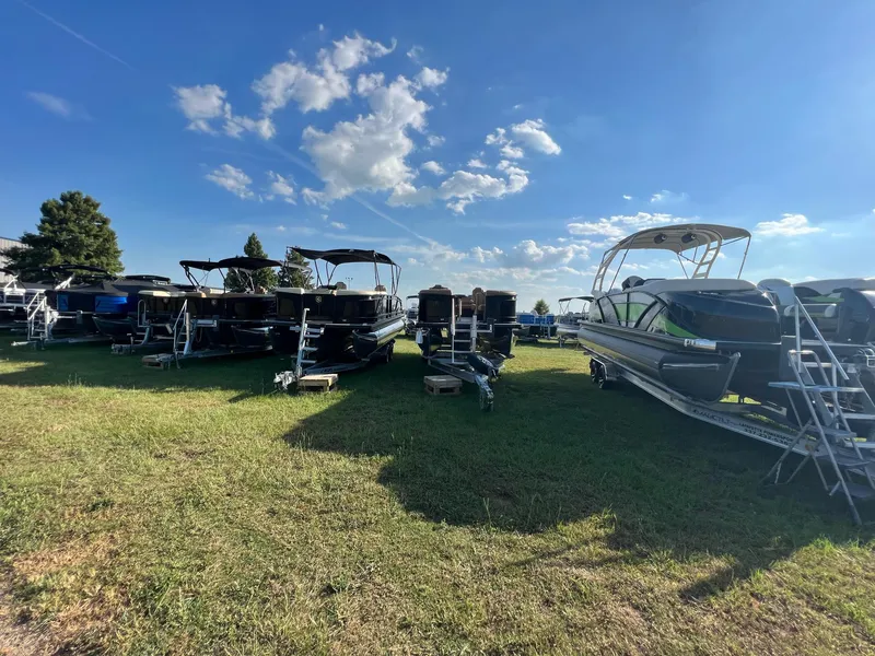 Slide: The Image of Godfrey XP 250 2023 - 48