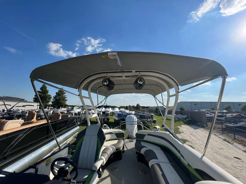 Slide: The Image of Godfrey XP 250 2023 - 5