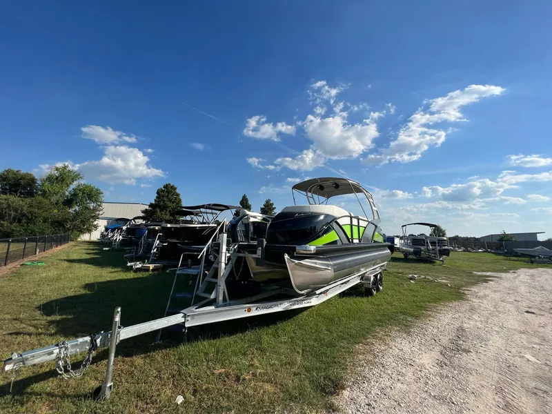 Slide: The Image of Godfrey XP 250 2023 - 50