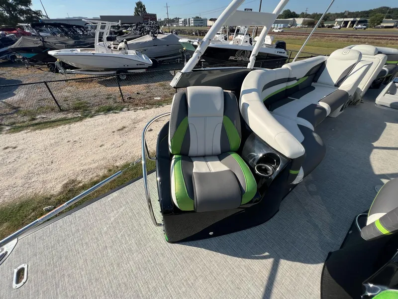 Slide: The Image of Godfrey XP 250 2023 - 51