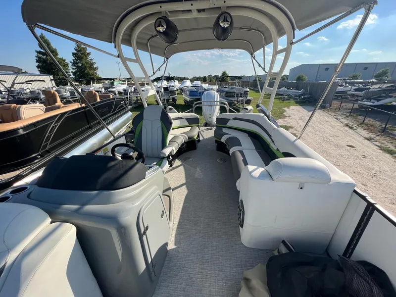 Slide: The Image of Godfrey XP 250 2023 - 52