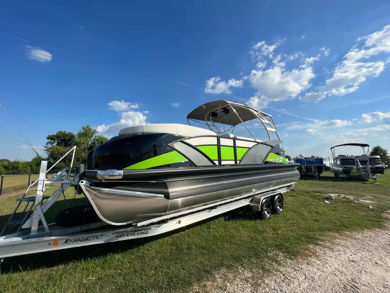 Slide: The Image of Godfrey XP 250 2023 - 6