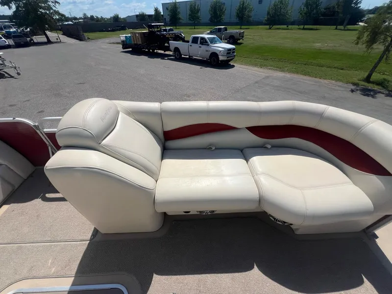 Slide: The Image of Aqua 240 SLR 2015 - 18