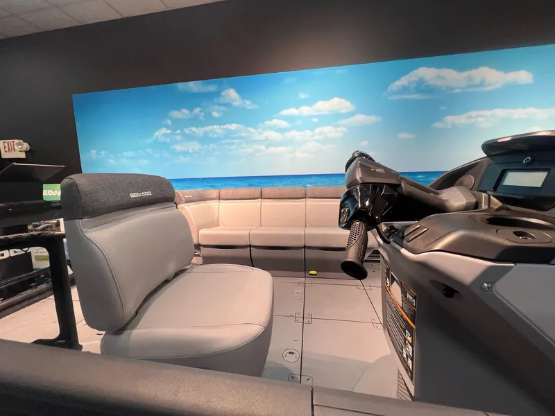 Slide: The Image of Sea-Doo Switch 19 2024 - 10