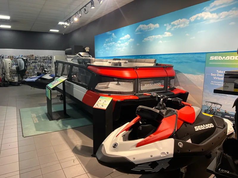 Slide: The Image of Sea-Doo Switch 19 2024 - 12